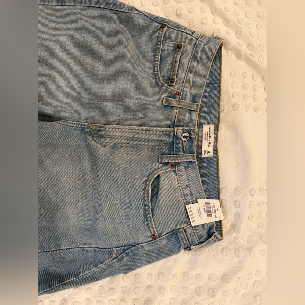 abercrombie and fitch barrel jeans